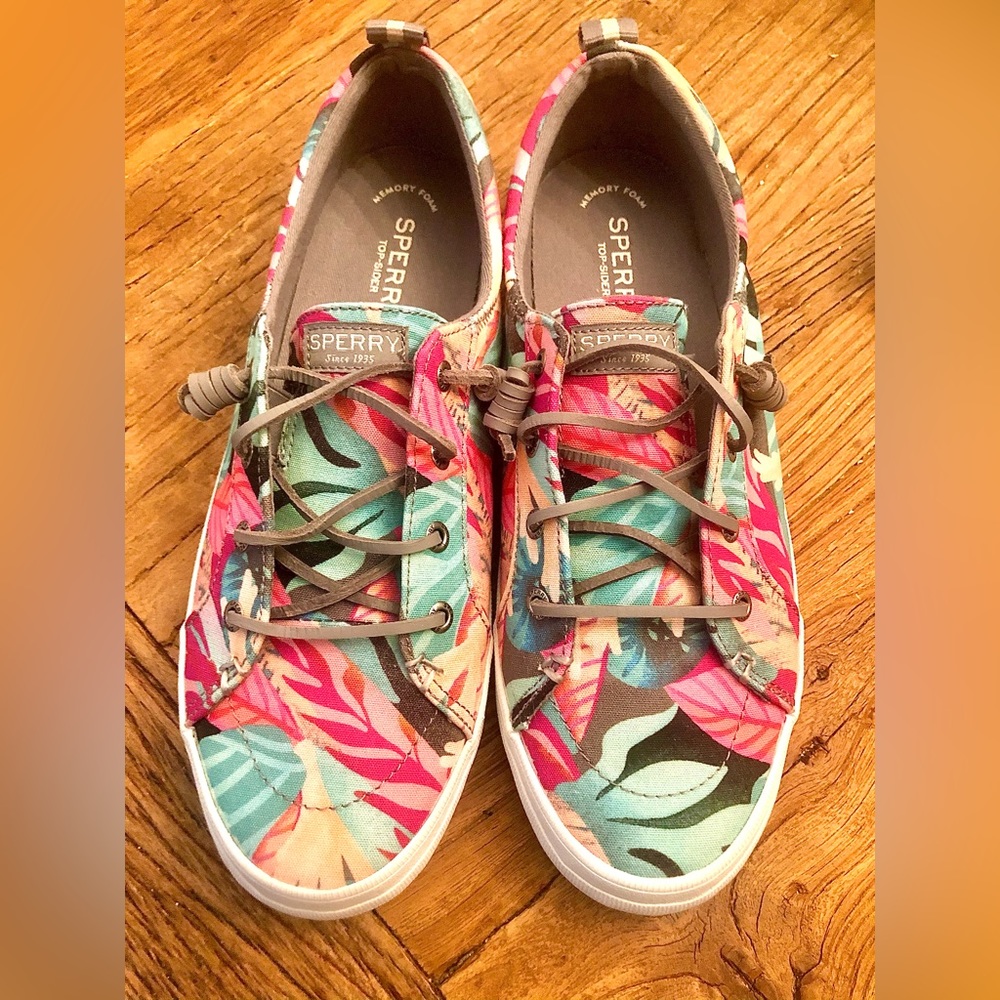Women’s Sperry tropical boat shoe NEW